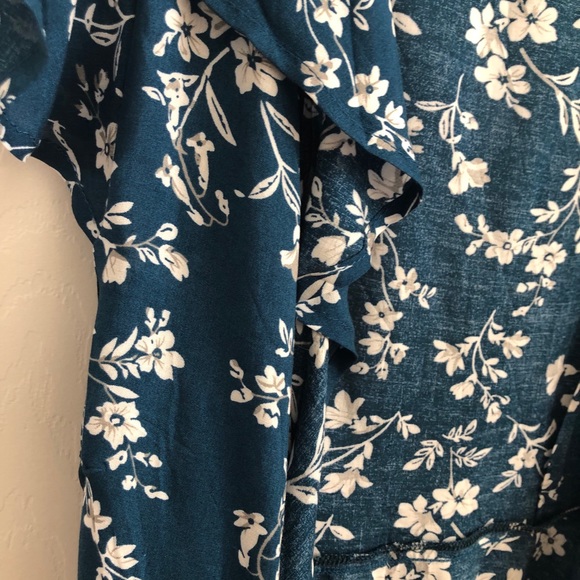 Floral mini wrap dress - Picture 4 of 4